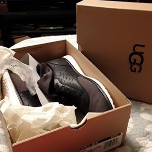 UGG Islay black and brown tie up  9.5